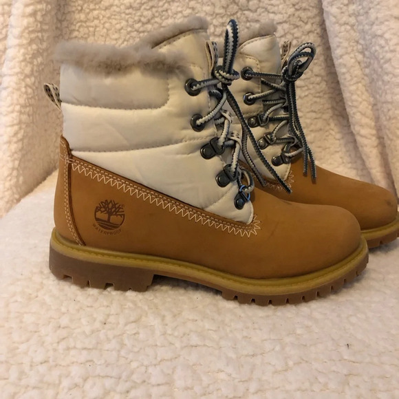 Timberland Women’s Premium 6 IN Wheat Warm Lined Puffer Waterproof Boot Size 6 M - Picture 2 of 11